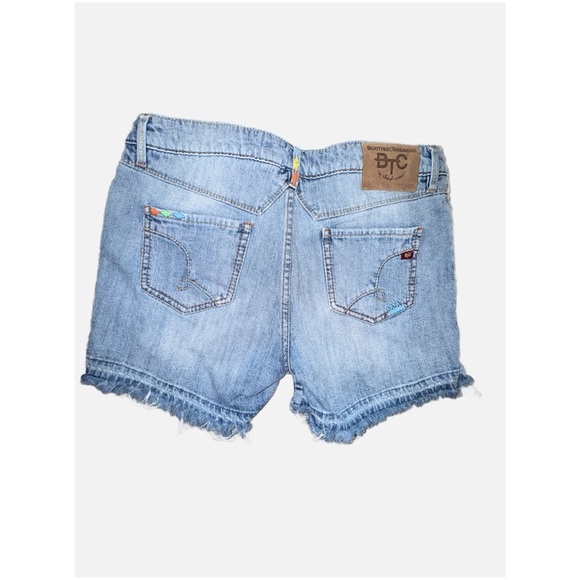 Boot Heel Trading Co- Light Blue Frayed Jean Shorts size 10 - Picture 3 of 15